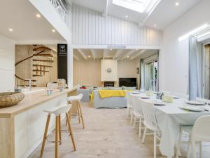 Maisons de vacances Holiday Home Le Chant Des 4 Sirenes by Interhome : photos des chambres