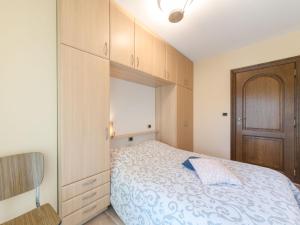 Apartment Goldsands II 101 with garage by Interhome