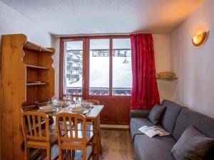 Studio Rond Point des Pistes - Val Claret-12 by Interhome