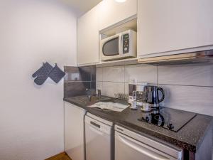 Studio Rond Point des Pistes - Val Claret-12 by Interhome