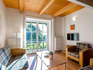 Holiday Home Holiday Hill 38 by Interhome