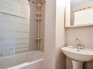 Apartment Les Chatelaines-3 by Interhome