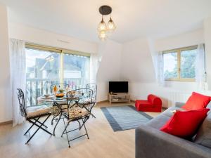 Apartment Marie Antoinette-4 by Interhome