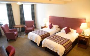 Premier Twin Room room in The Royal Hotel