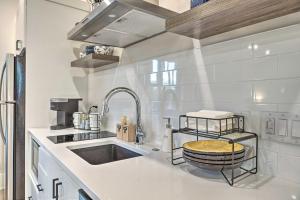 Airy Bentonville Studio Less Than 1 Mile to City Square!