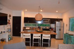 Beautiful condo with pool