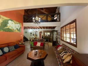 Lumiar chalé colonial lareira deck para beira rio particular e reservado área de lazer pertinho centro do bairro