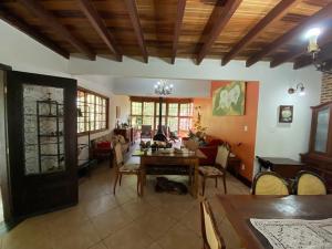 Lumiar chalé colonial lareira deck para beira rio particular e reservado área de lazer pertinho centro do bairro