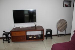 APARTAMENTO ENCANTADOR, À 400 METROS DA PRAIA DE PALMAS,