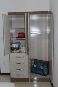 APARTAMENTO ENCANTADOR, À 400 METROS DA PRAIA DE PALMAS,