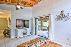 Jensen Beach Home with Pool Access Less Than 1 Mi to Beach!