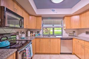 Less Than 1 Mi to Jensen Beach Home with Community Perks!