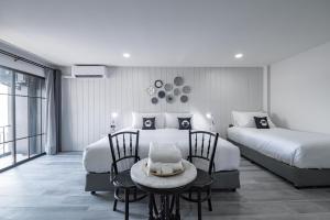 Blu Monkey Boutique Bangsaen