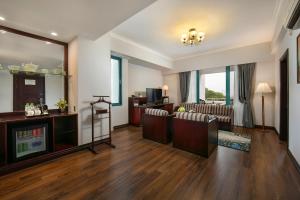 The Tray Hotel Hai Phong