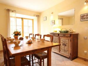 Maisons de vacances Gite Saint-Christophe-sur-Dolaison, 4 pieces, 8 personnes - FR-1-582-284 : photos des chambres