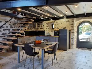 Maisons de vacances Gite Arsac-en-Velay, 3 pieces, 4 personnes - FR-1-582-321 : photos des chambres