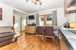 Apartment with Balcony room in Pension Salzburgerhof