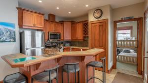Mountain Time - Spacious w Private Hot Tub and an Amazing View