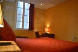 Hotels Hotel de France : Chambre Double - Accessible aux Personnes à Mobilité Réduite 