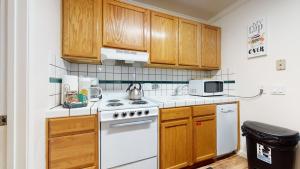 Krystal Villas East #312 condo