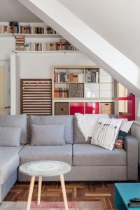 RelaxLoft Living At A Light-Filled City Escape