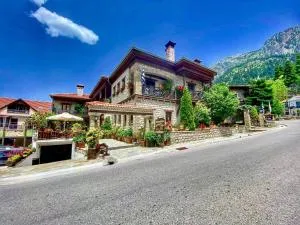 阿肯提克兹波尼酒店 - 埃拉蒂特里卡隆