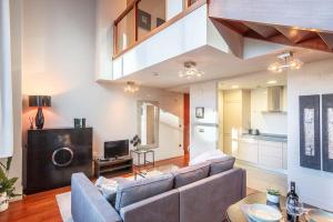 Vivienda Turística Dúplex Isozaki-Guggenheim