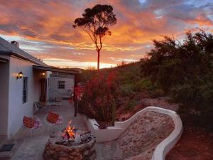 Wolverfontein Karoo Cottages - Farmy, Ladismith
