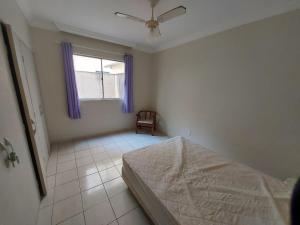 Lindo apartamento 50 metros da praia do morro, três quartos e duas vagas de garagem