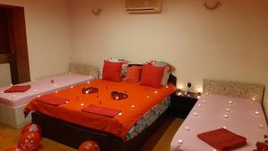 Family Room with Private Bathroom room in Vila Magica
