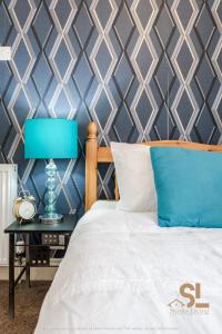 Enfield House by Svelte Living