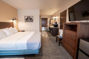 Standard King Room room in Open Hearth Lodge