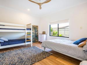 Saltbush Cottage Pet Friendly 1 Min Walk to Beach