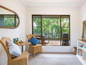 Saltbush Cottage Pet Friendly 1 Min Walk to Beach