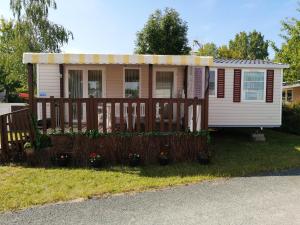 Bungalow de 2 chambres avec piscine partagee jardin et wifi a Onzain