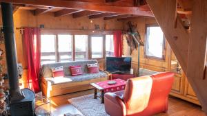 Chalets Charmant chalet rustique vue sur les montagnes : photos des chambres