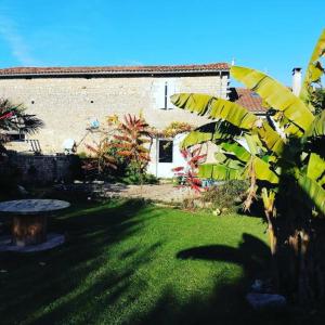 Maisons de vacances Nid Charentais Angouleme pool jacuzzi : photos des chambres