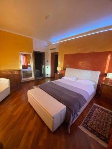 Executive Suite Autumn