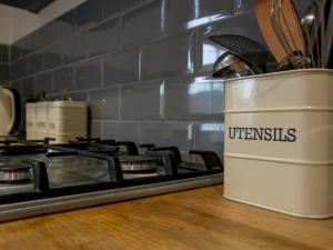 The Rafters - Impressive High Street Apartment - Pass the Keys