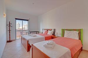 Praia da Rocha Central 1 With Pool by Homing