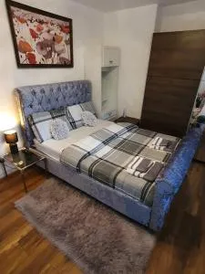 Petals Room 2 - Lofthouse