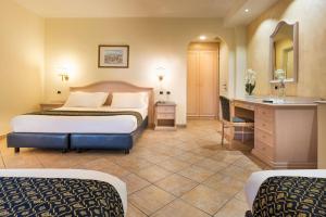 Quadruple Room room in Sant Alphio Garden Hotel & SPA