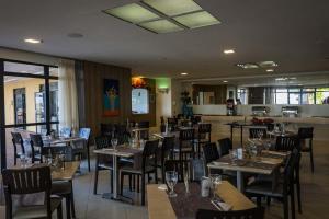 IATE PLAZA HOTEL 402