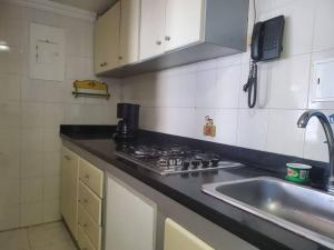 Apartamento con VISTA AL MAR, A una cuadra de la PLAYA. Piso 16