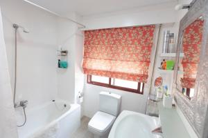 lola.- HABITACION DE MATRIMONIO, CON BAÑO PRIVADO