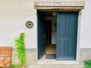 Maisons de vacances La Ferme des Potets : Maison 4 Chambres