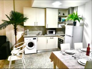 BEACH&POOL, Boutique Apartament with parking, full equipped in Fenals Beach