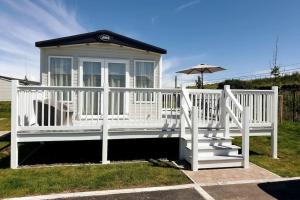 The Sea Breeze - 8 Berth Premium Caravan in Camber Sands
