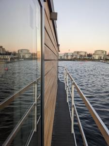 Schwimmendes Haus Nico auf dem Wasser inkl Boot in Västervik