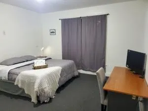 Private Room Near to Downtown Churchill Downs UofL Airport &Kentucky Expo Center - St. Dennis